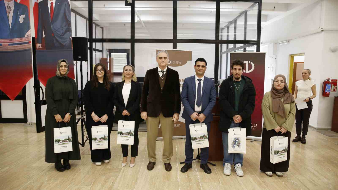 Anadolu Üniversitesi’nde Anlamlı Kitap Okuma Etkinliği (1)
