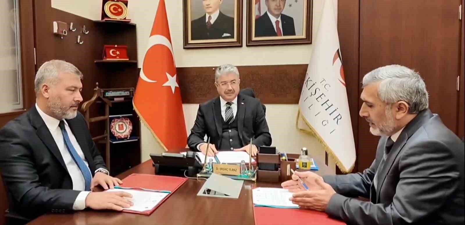 Anadolu Üniversitesi’nde Genç Ofis Projesi Başlıyor