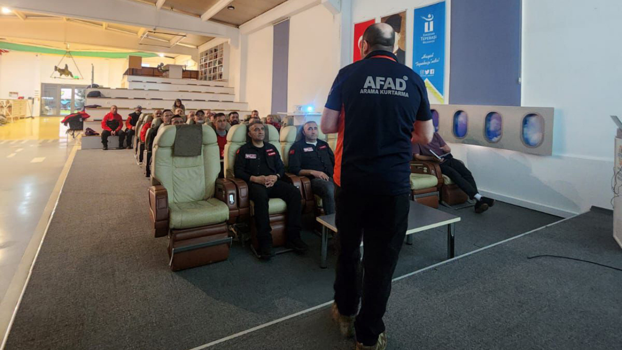 Arama Kurtarma Ekibine Afad Eğitimi (1)