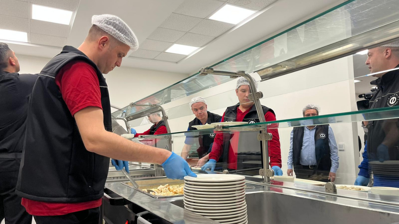 Aü Yemekhanesi Basına Tanıtıldı