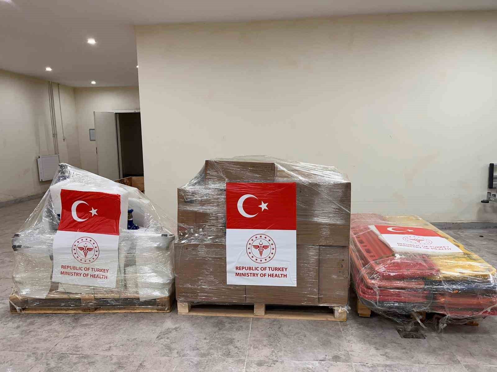 Bakan Memişoğlu Yardım Tırlarımız İran’a Doğru Yola Çıktı (1)