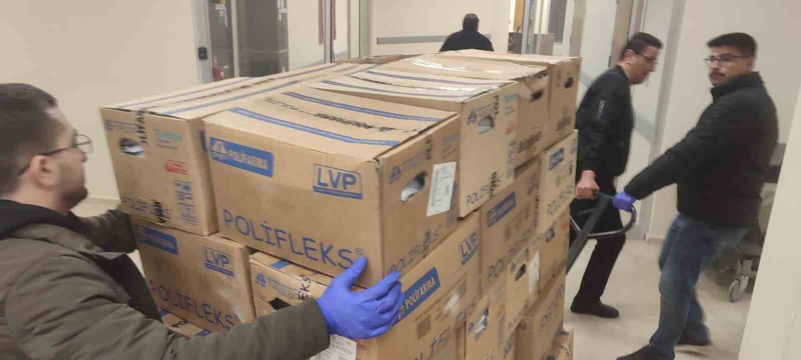 Bakan Memişoğlu Yardım Tırlarımız İran’a Doğru Yola Çıktı (2)