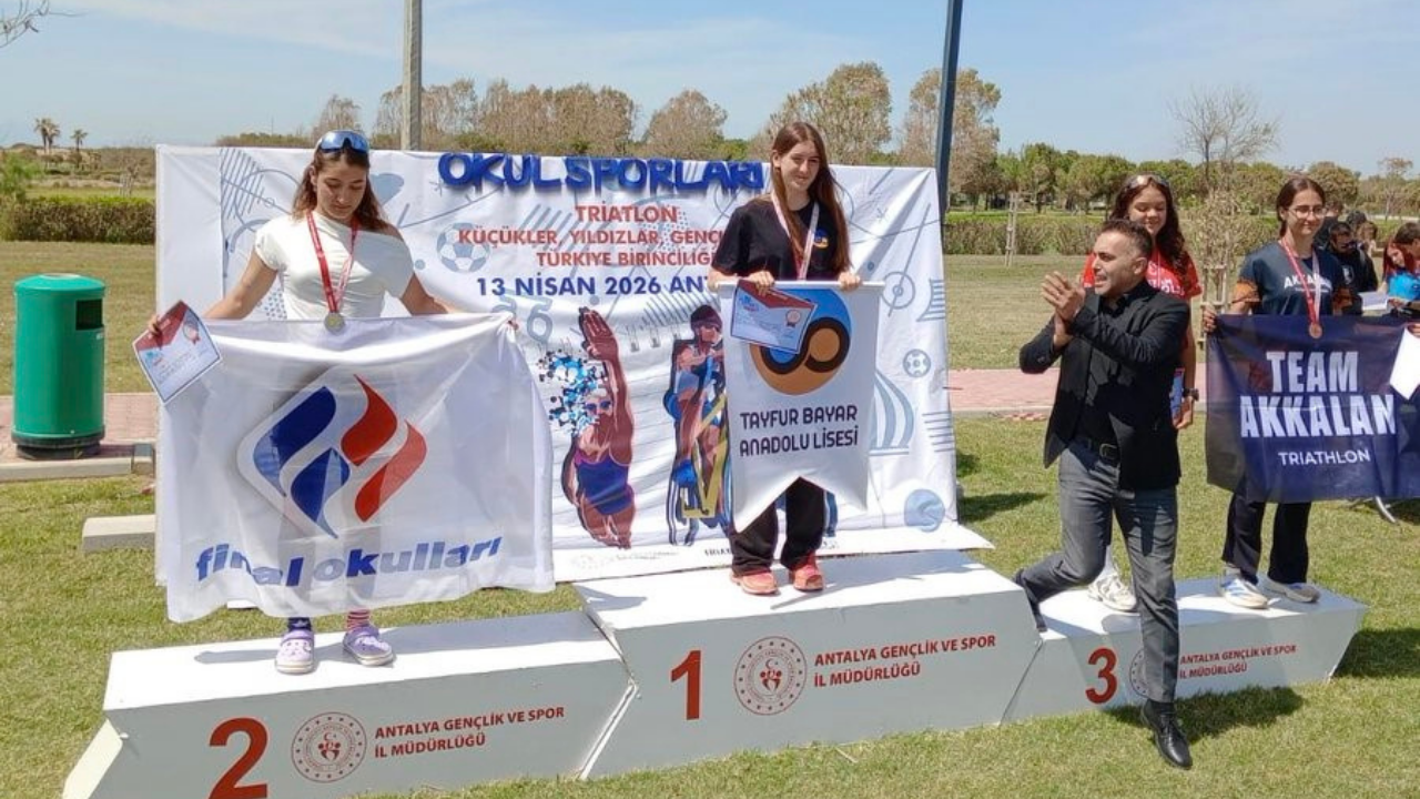 Beyza Bilgiç Triatlonda Türkiye Şampiyonu Oldu (2)