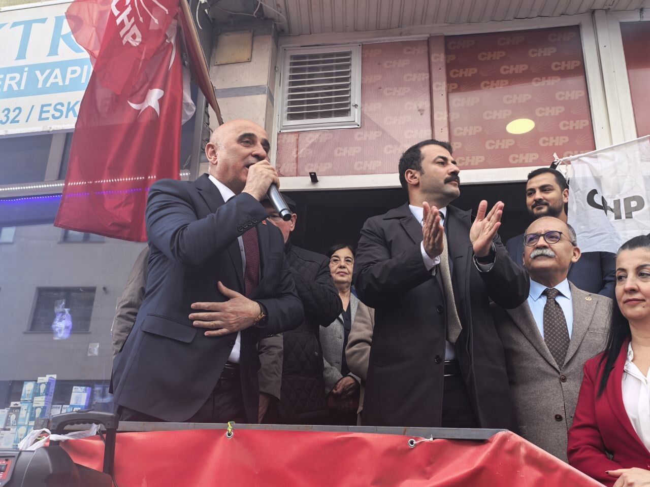 Chp Emek Mahallesi’nde Rozet Töreni Düzenledi (14)