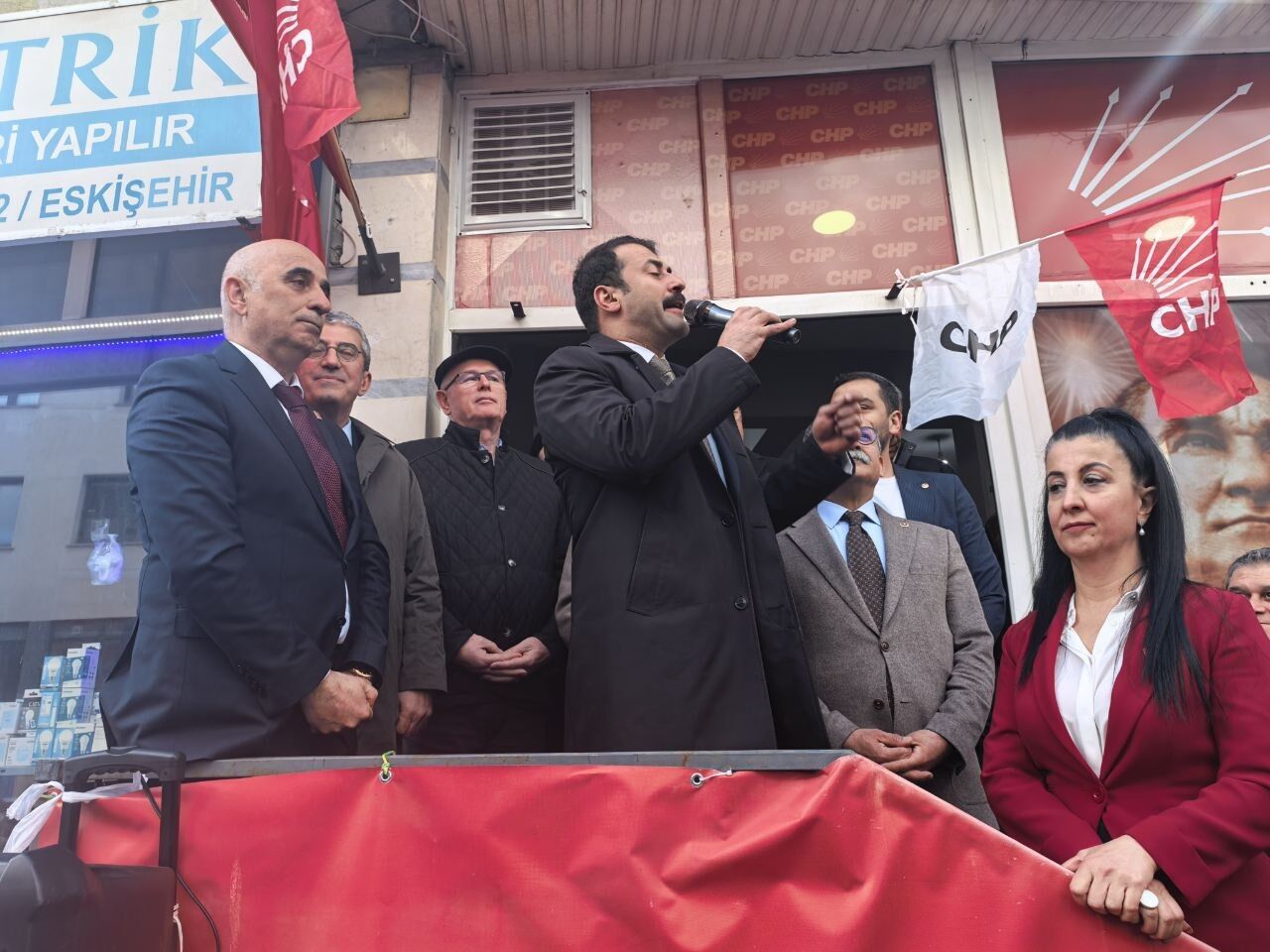 Chp Emek Mahallesi’nde Rozet Töreni Düzenledi (7)