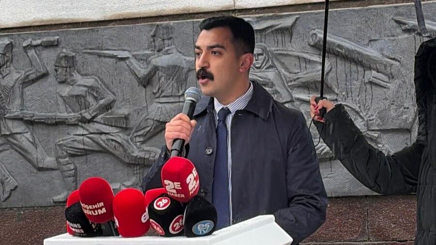 Chp Eskişehir 23 Nisan’da Çelenk Sundu (7)