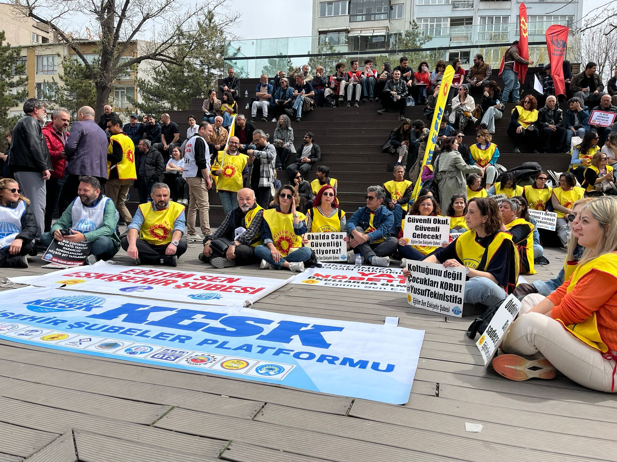 Eğitim Emekçileri Eskişehir’de Alanlara Çıktı “Eğitime Bakan Arıyoruz!” (1)