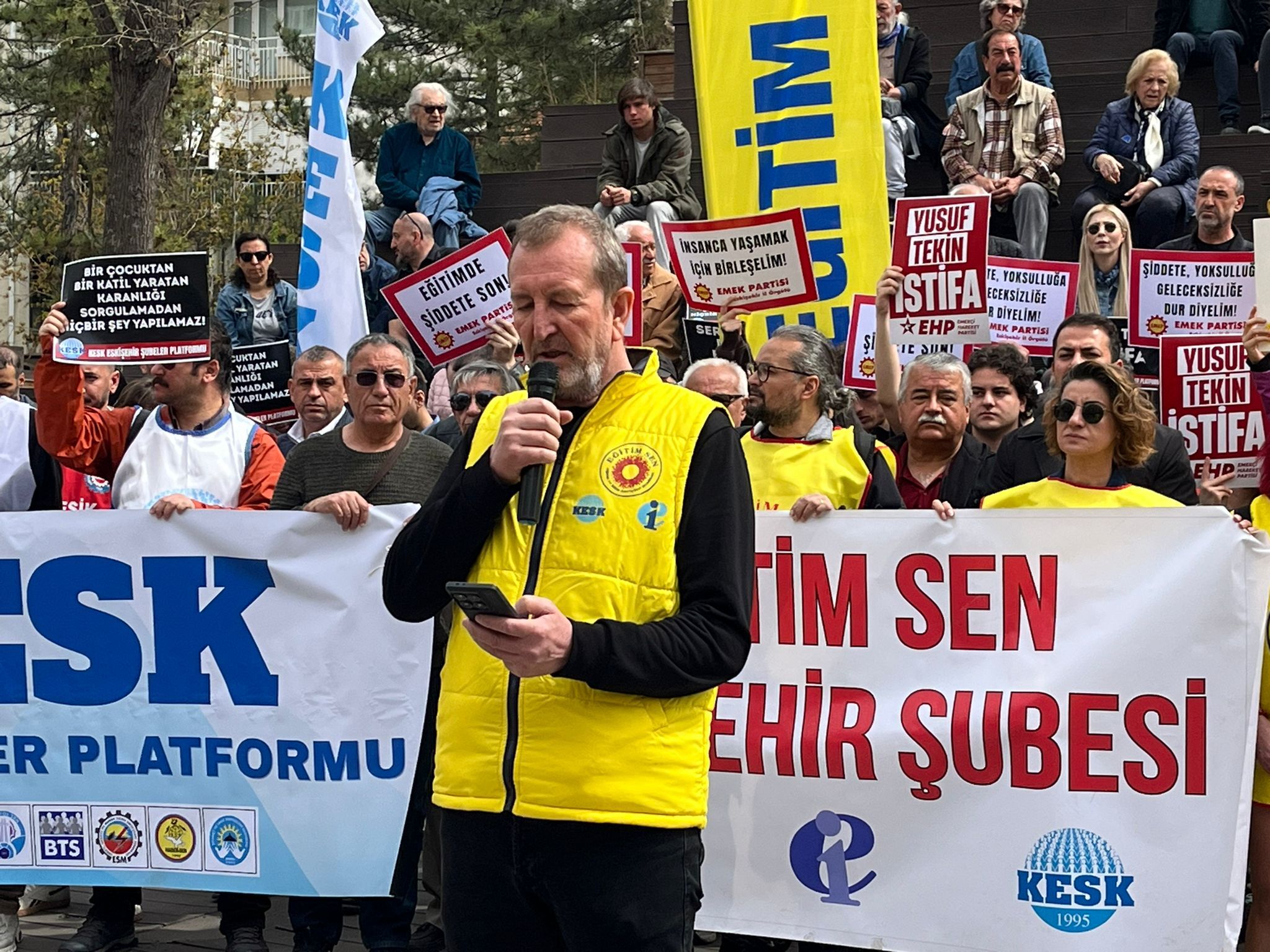 Eğitim Emekçileri Eskişehir’de Alanlara Çıktı “Eğitime Bakan Arıyoruz!” (2)