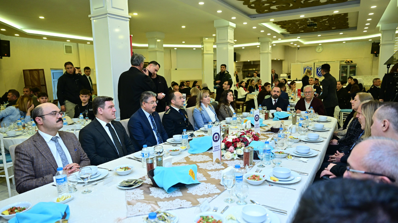 Emniyet, Polis Haftası Dolayısıyla Yemek Programı Düzenledi (2)