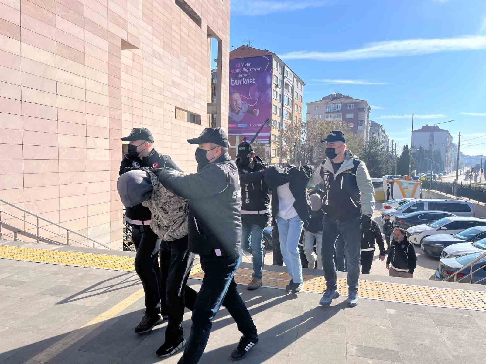 Eskişehir Merkezli Operasyonda 14 Şüpheli Tutuklandı