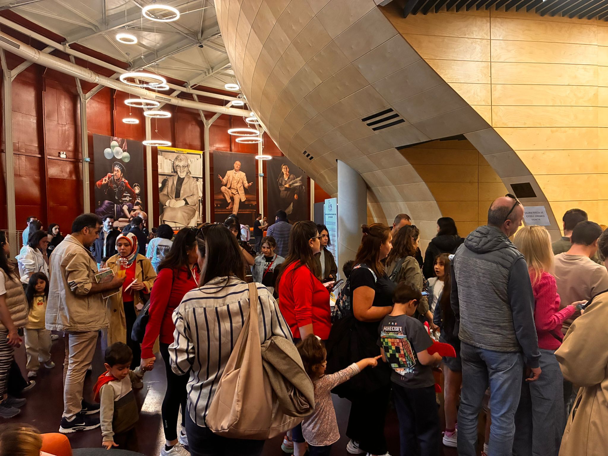 Eskişehir Şehir Tiyatroları İstanbul’da Alkışlandı (2)