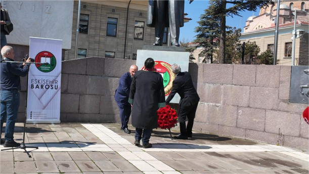 Eskişehir’de Avukatlar Günü İçin Çelenk Töreni Düzenlendi