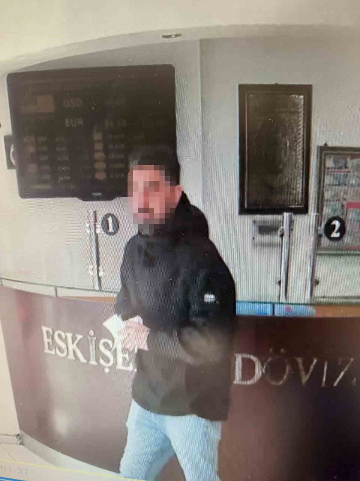 Eskişehir'de Bir Anlık Dalgınlık 100 Euro'ya Mal Oldu (1)