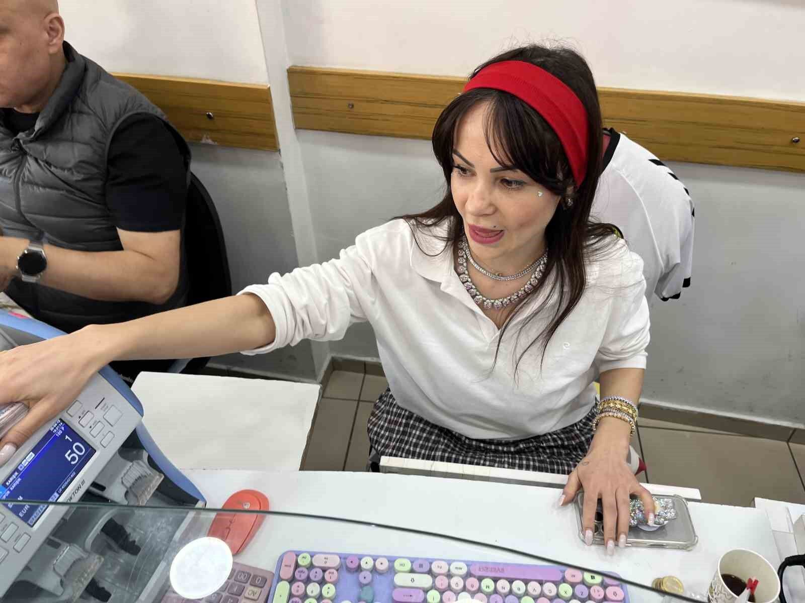 Eskişehir'de Bir Anlık Dalgınlık 100 Euro'ya Mal Oldu (3)