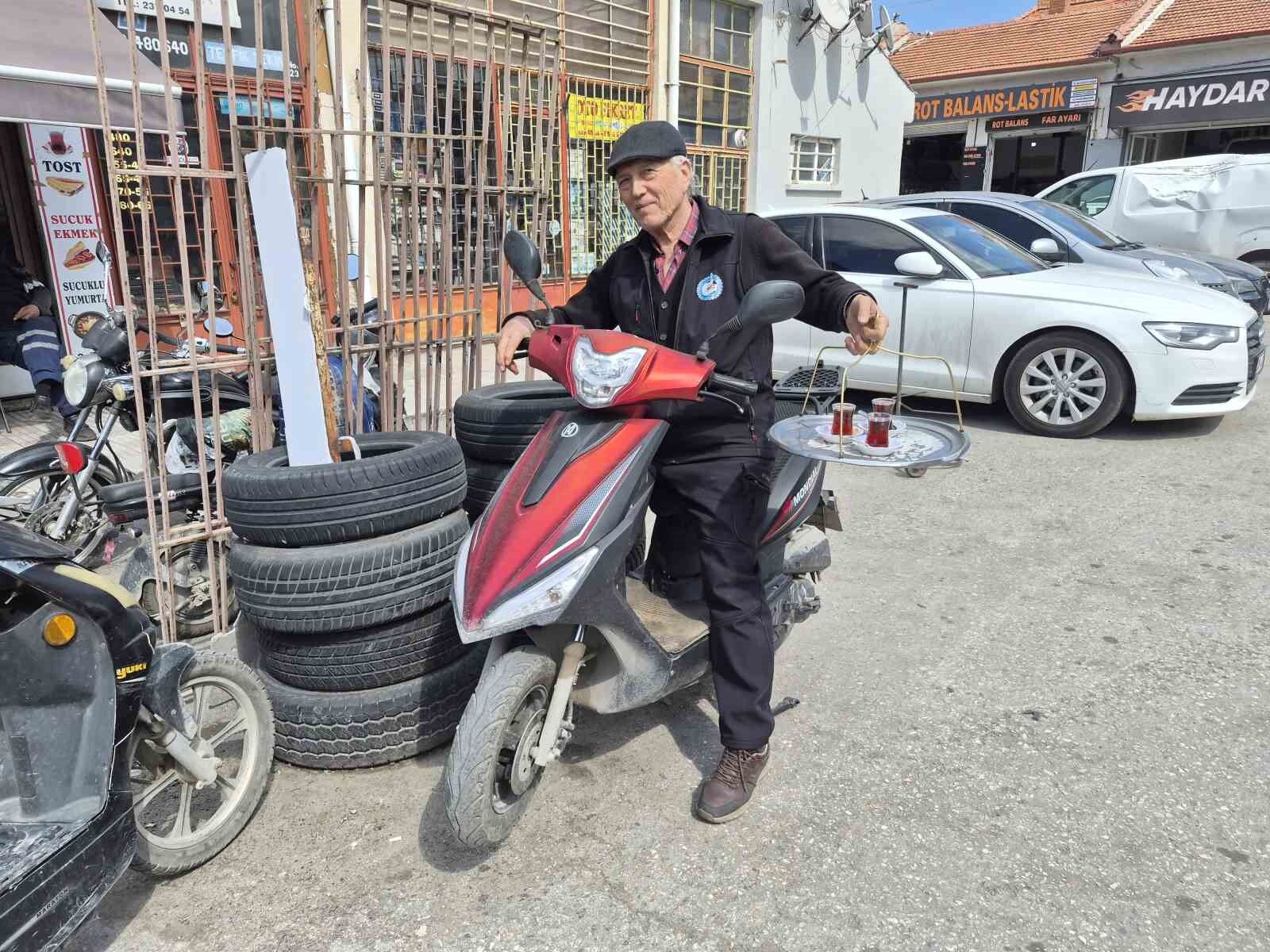 Eskişehir’de Çay Servisinin En İlginç Hali (2)