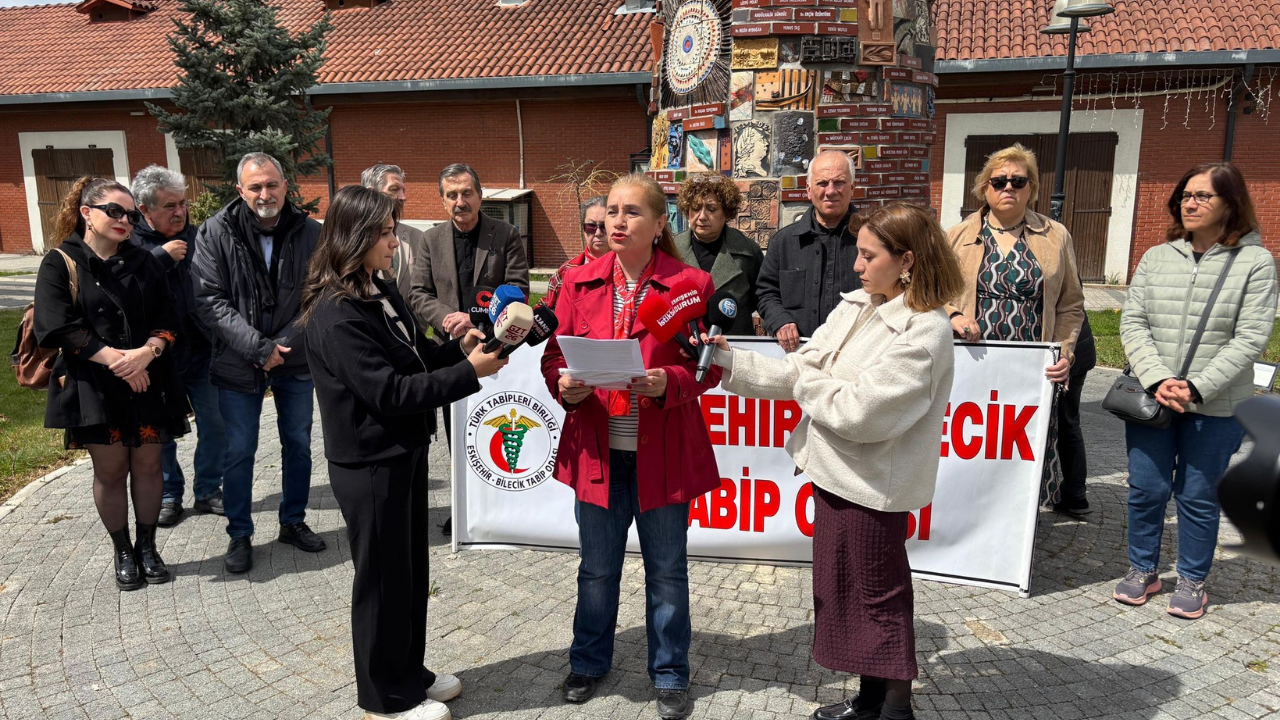 Eskişehir’de Covid 19’Da Kaybedilen Sağlık Çalışanları Anıldı (2)