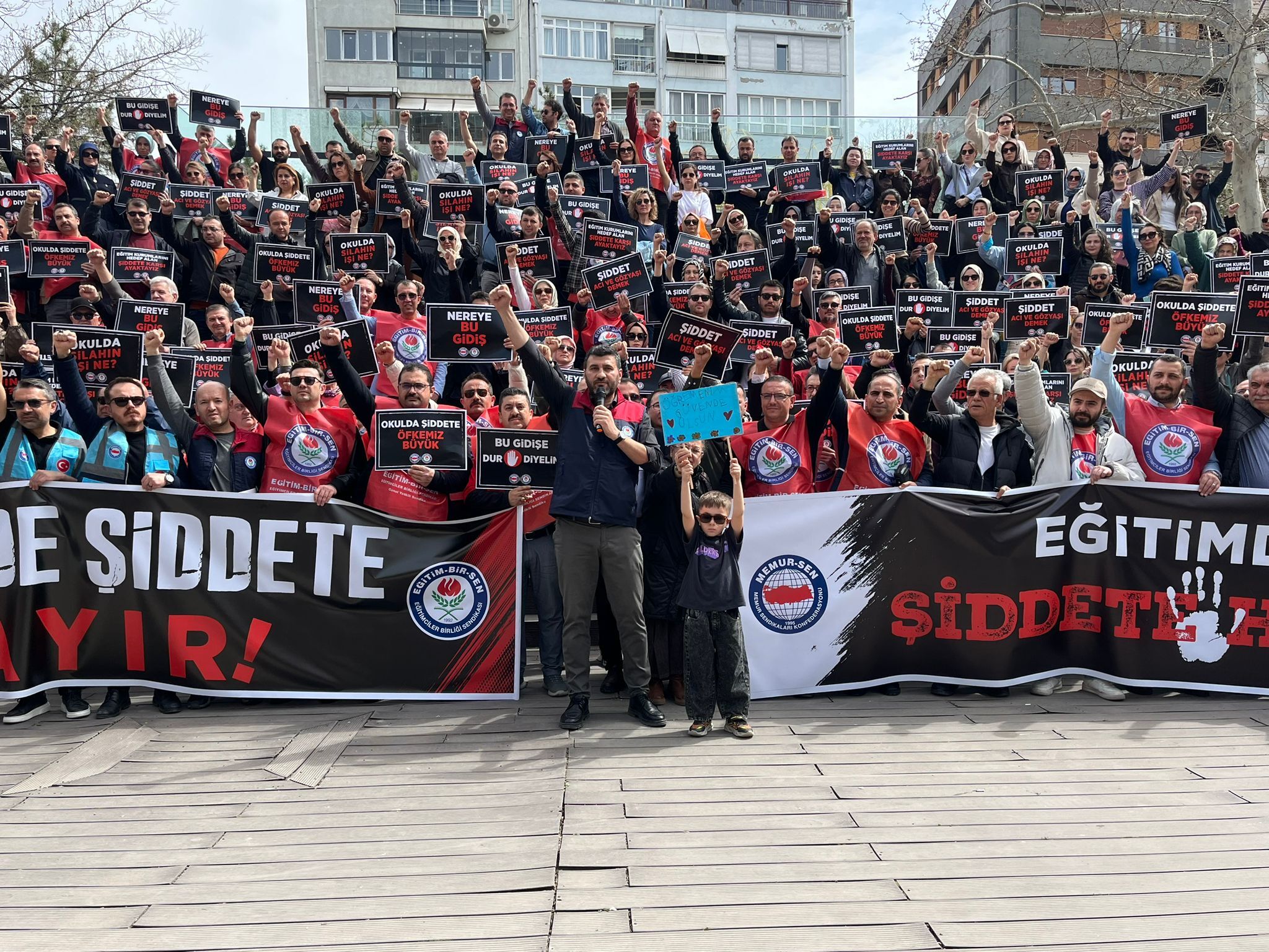 Eskişehir'de Eğitim Bir Sen'li Öğretmenler O Sebeple İş Bıraktı (3)