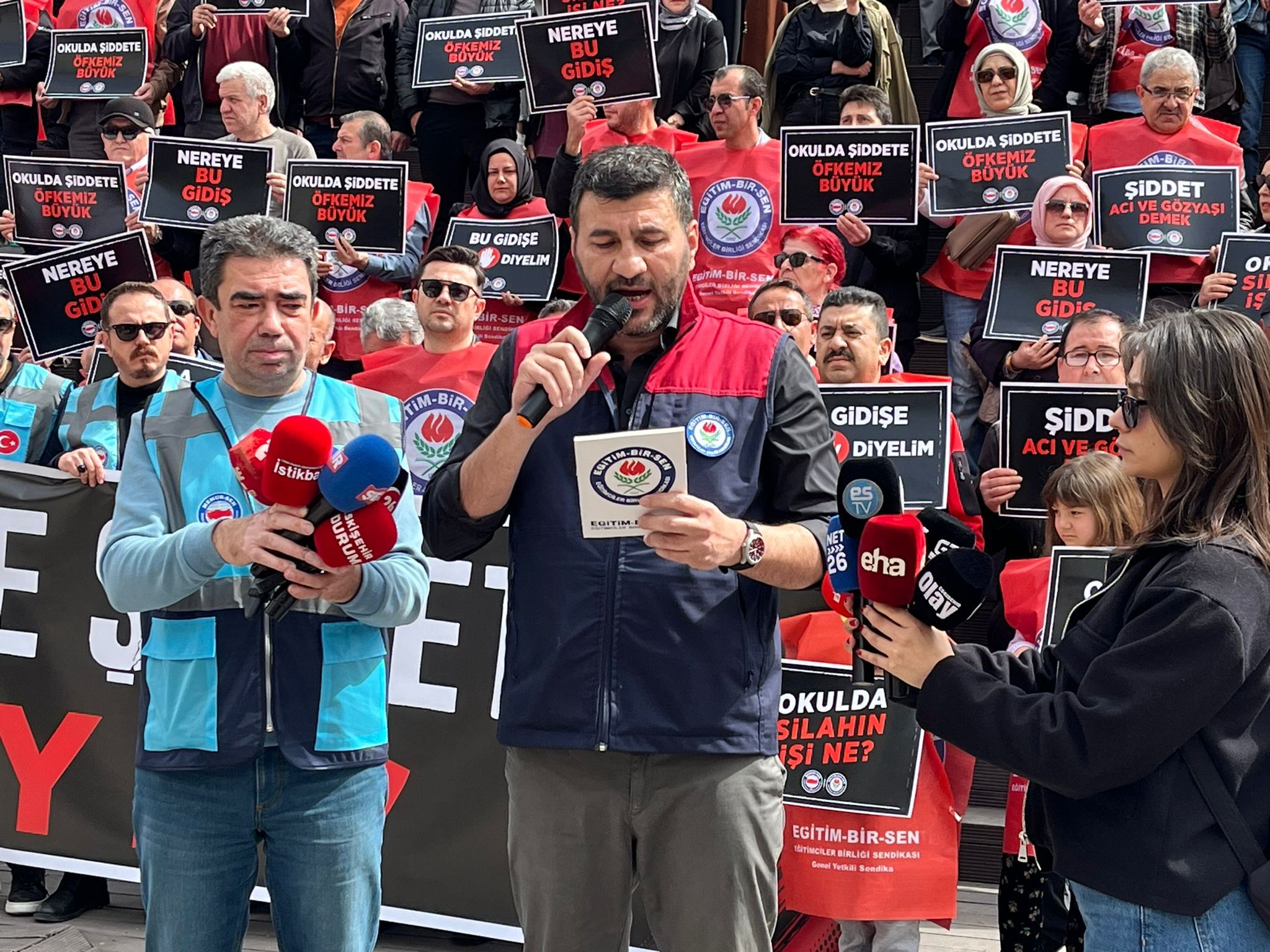 Eskişehir'de Eğitim Bir Sen'li Öğretmenler O Sebeple İş Bıraktı (5)