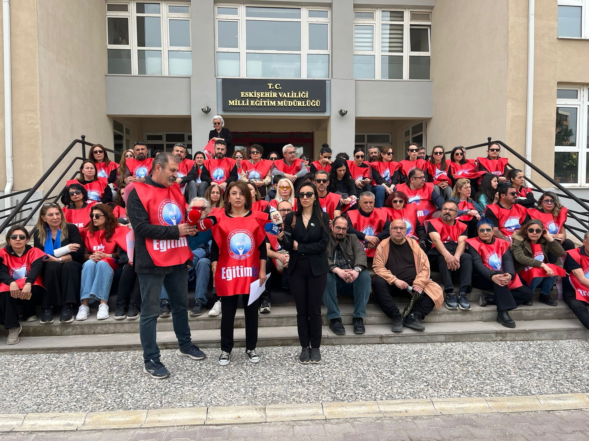 Eskişehir’de Eğitim İş’ten Şiddete Karşı Oturma Eylemi (1)