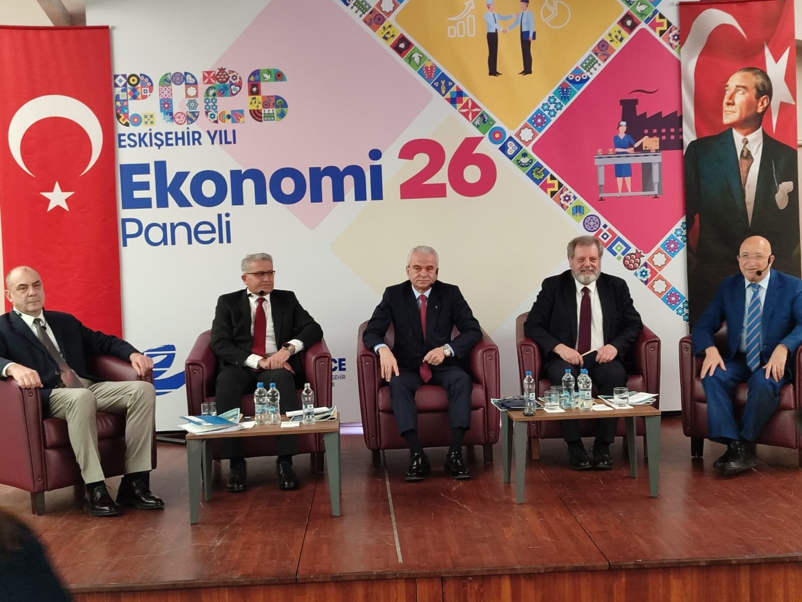 Eskişehir’de Ekonomi 26 Paneli Düzenlendi (4)