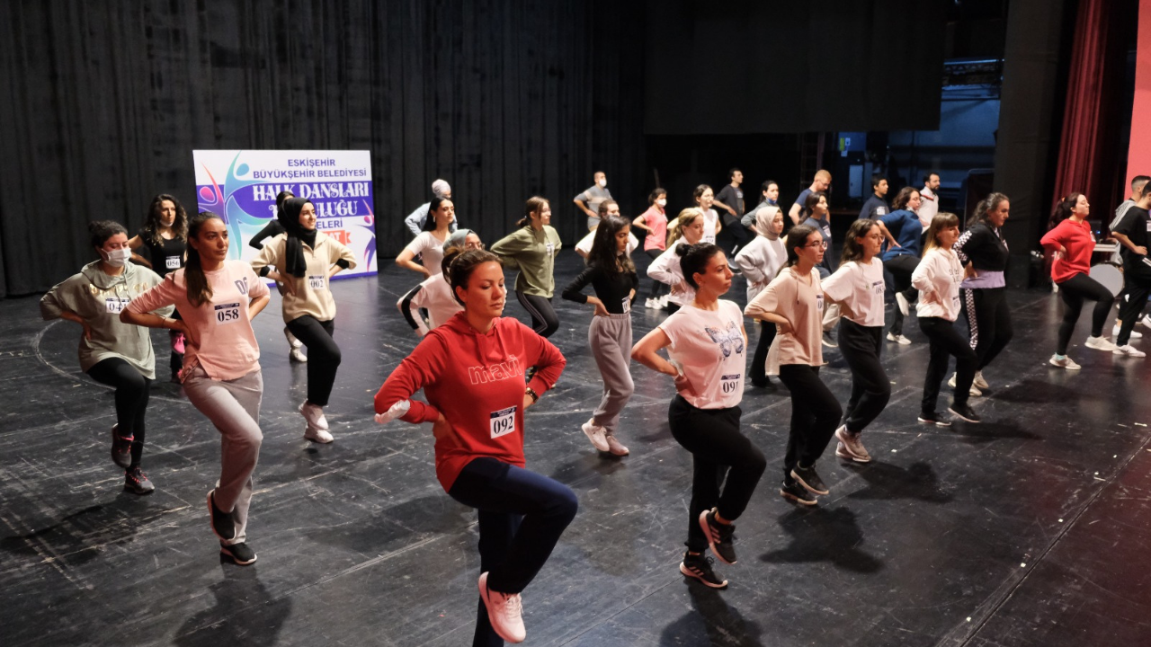 Eskişehir’de Halk Dansları Seçmeleri Başladı (1)