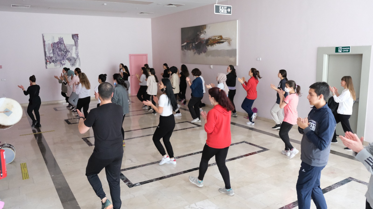 Eskişehir’de Halk Dansları Seçmeleri Başladı (2)