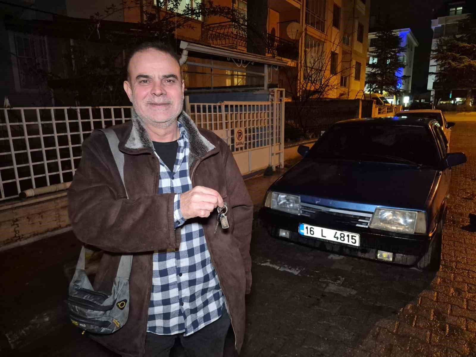 Eskişehir’de İlginç Olay Araba Kendini Kilitledi (1)