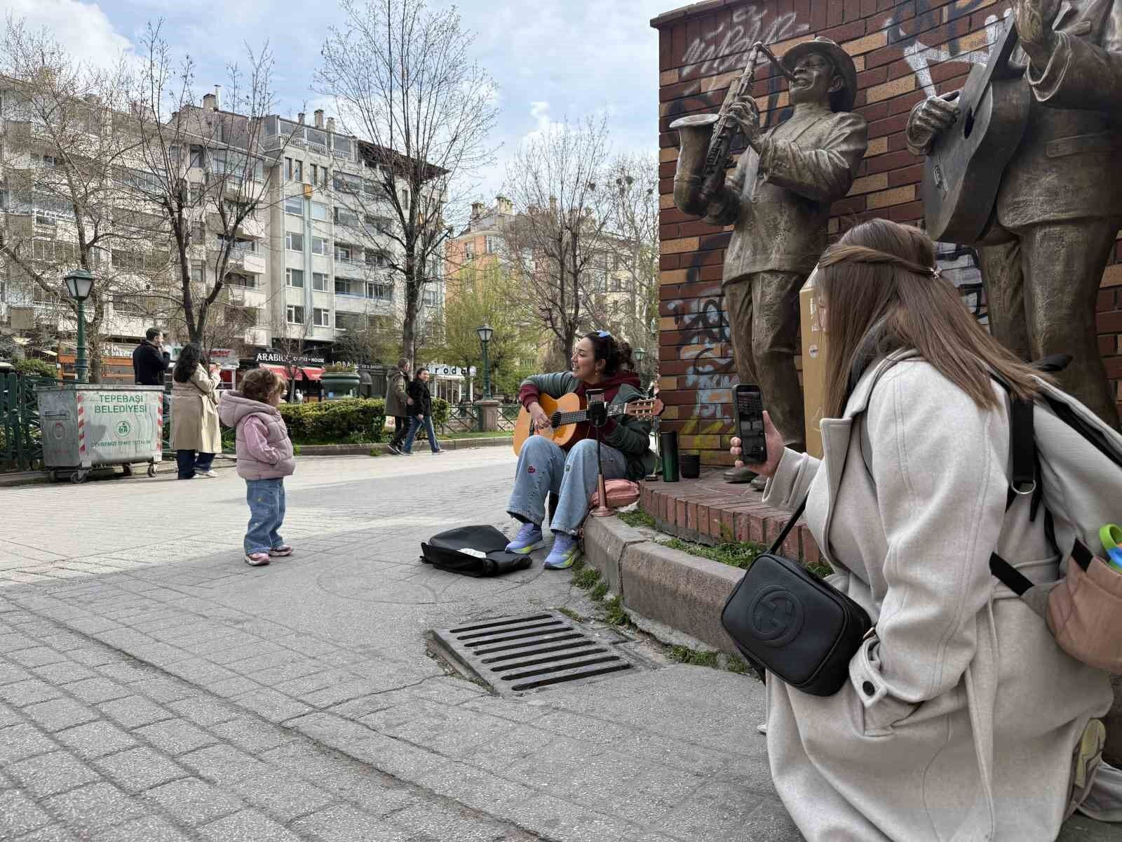 Eskişehir’de Minik Adel Ritimleriyle Gündem Oldu-1