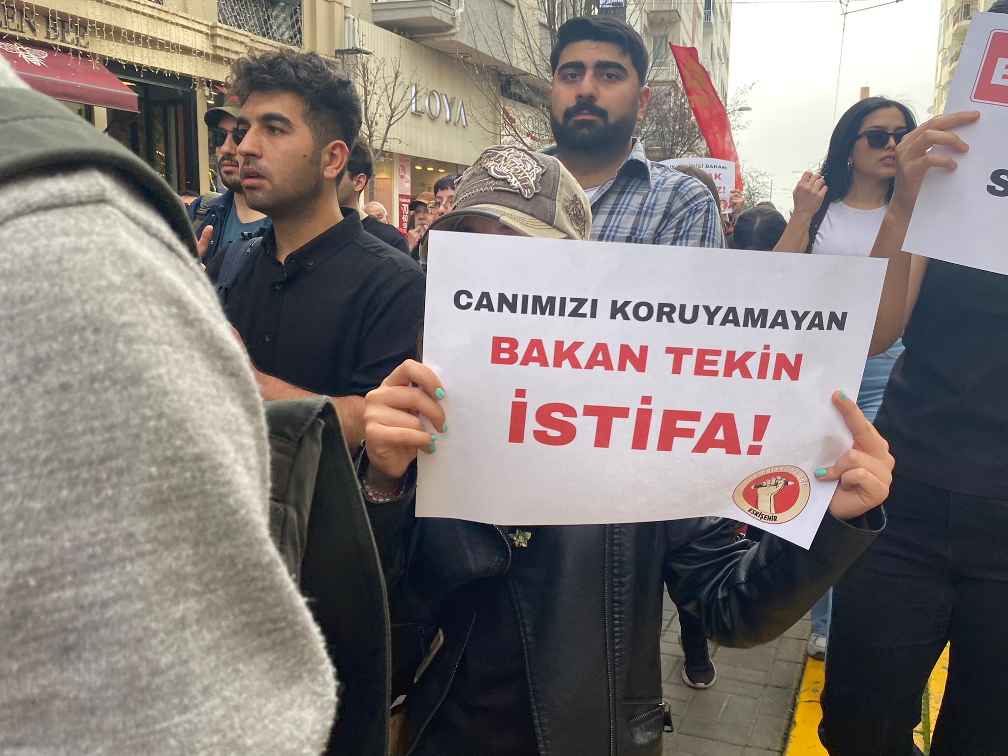 Eskişehir’de Öğrenciler Okul Saldırılarına Karşı Yürüdü (4)