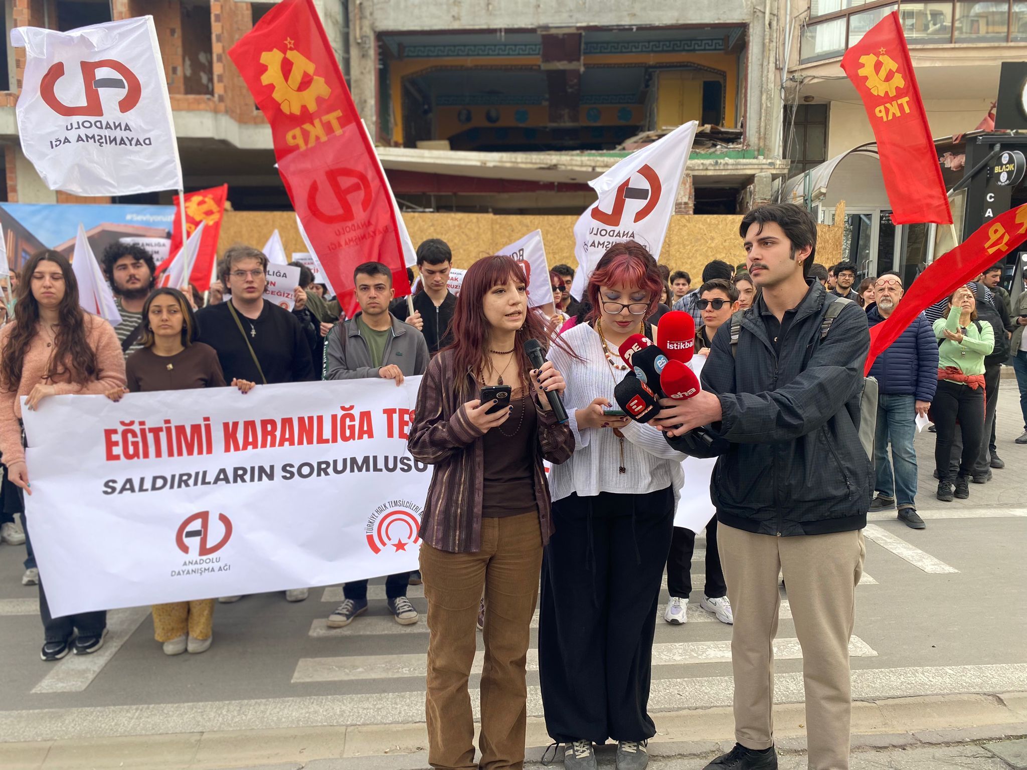 Eskişehir’de Öğrenciler Okul Saldırılarına Karşı Yürüdü (7)