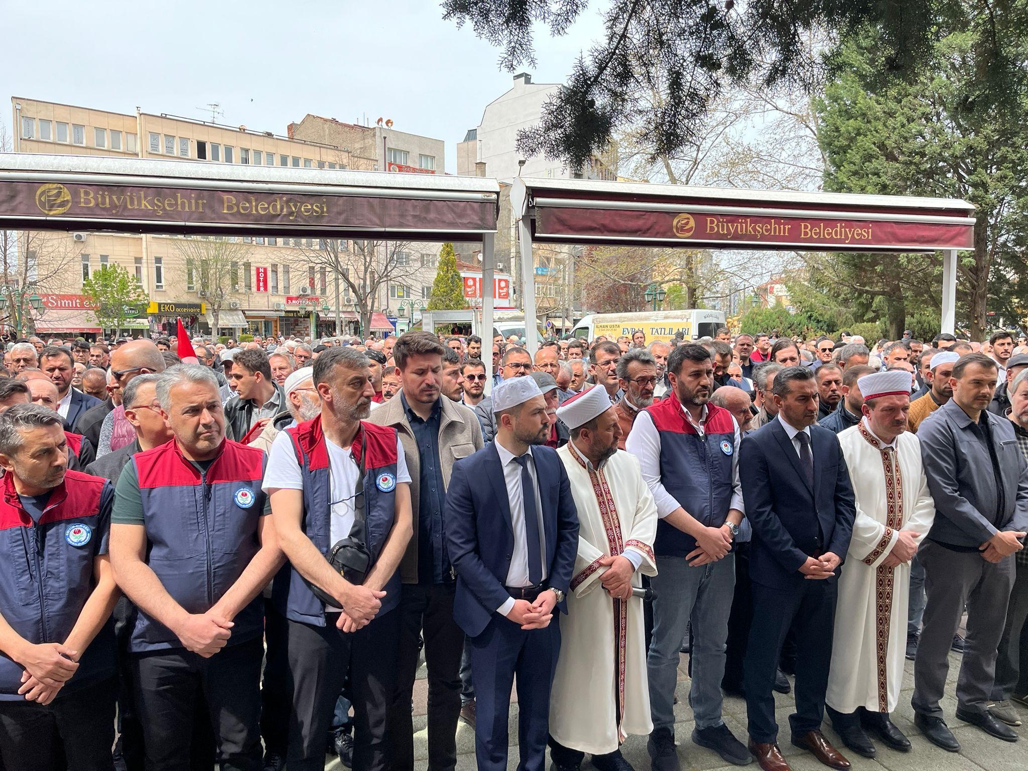 Eskişehir’de Okul Saldırılarında Hayatını Kaybedenlere Gıyabi Cenaze (2)