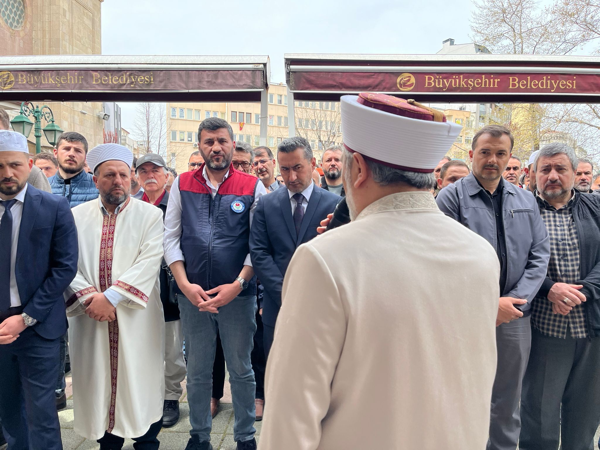 Eskişehir’de Okul Saldırılarında Hayatını Kaybedenlere Gıyabi Cenaze (3)