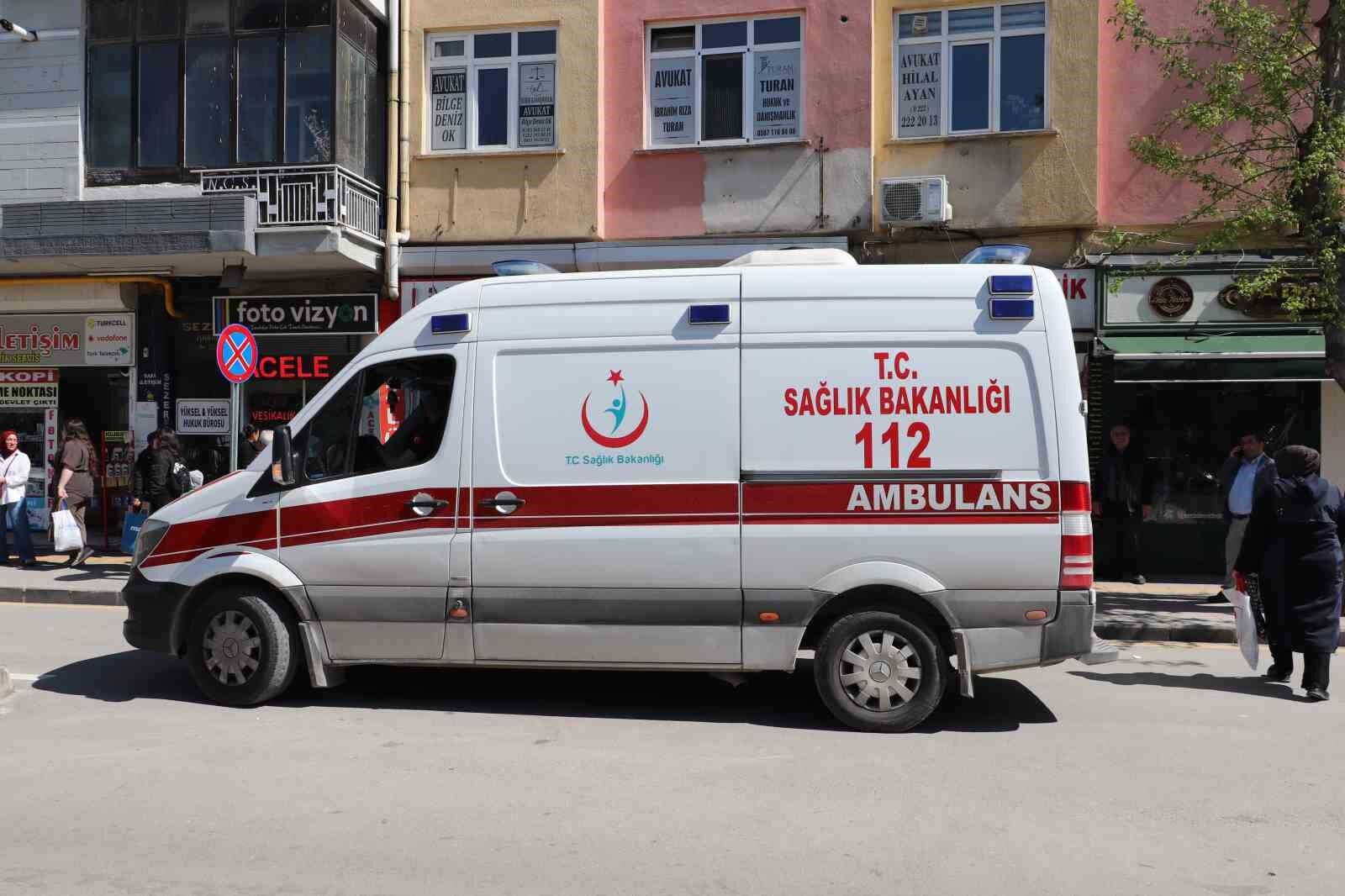 Eskişehir’de Scooter Kazası 1 Kişi Yaralandı (2)