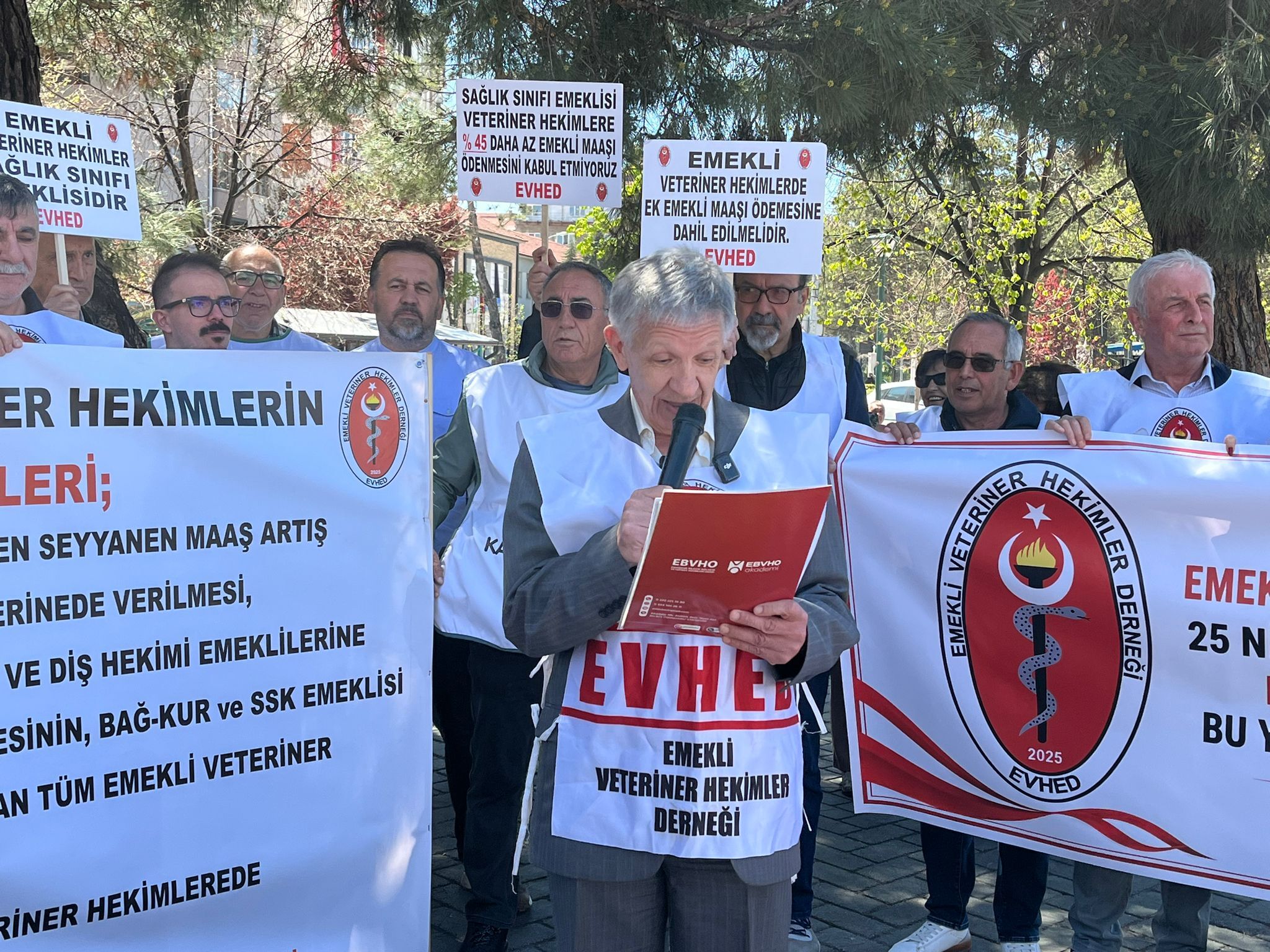 Eskişehir'de Veteriner Hekimler Maaş Adaleti İçin Meydandaydı (2)