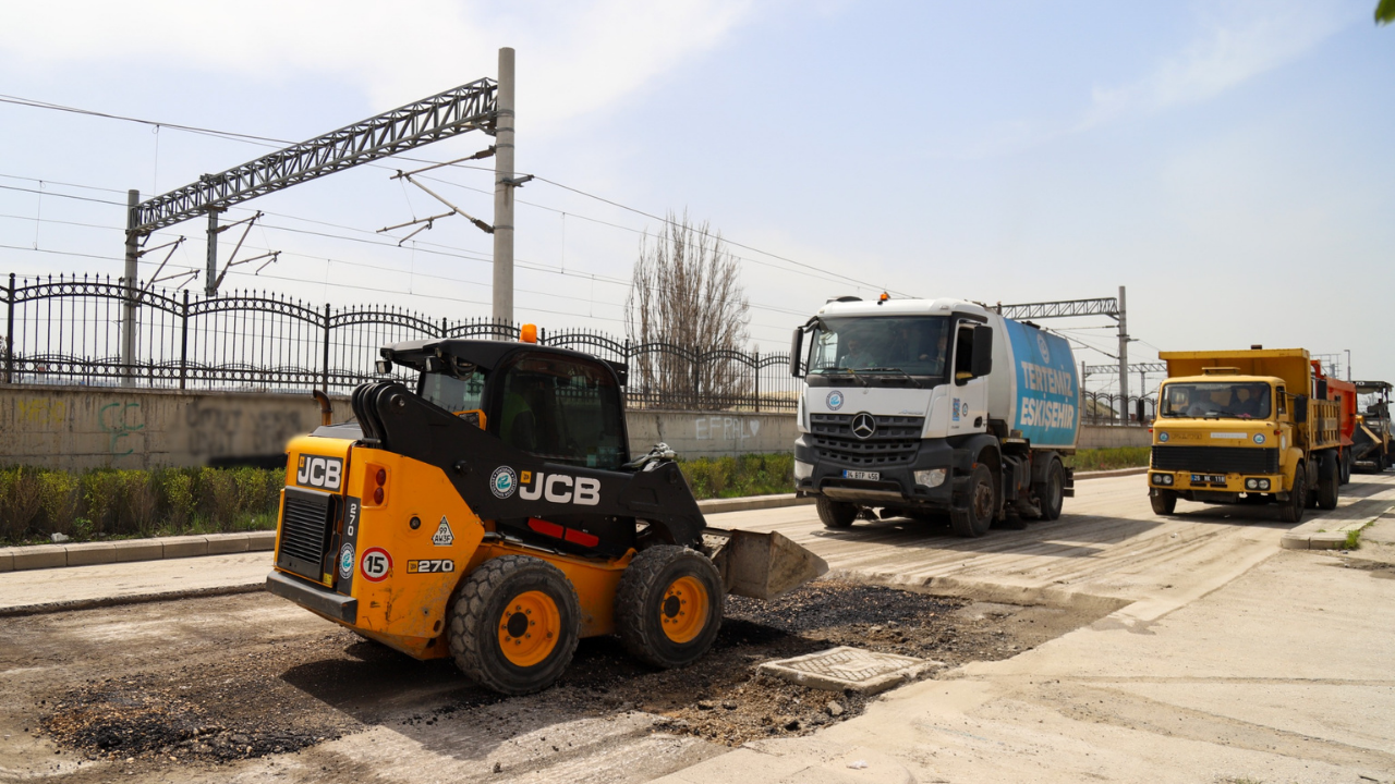 Eskişehir’de Yol Yenileme Çalışmaları Hızlandı (4)
