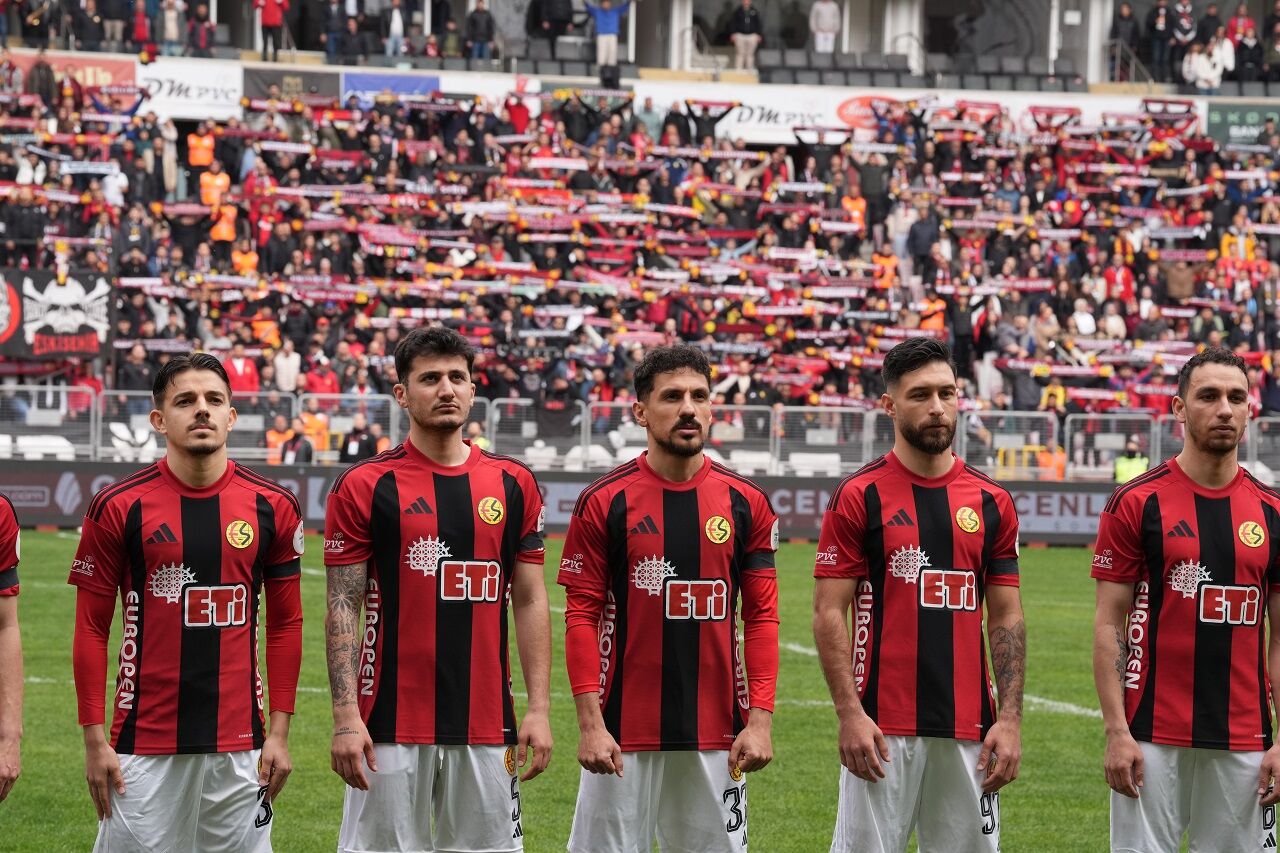 Eskişehirspor Ile Alanya 1221 Karşılaşması Başladı İşte İlk 11! (2)-1