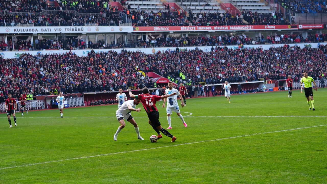 Eskişehirspor İlk Yarıya Hızlı Başladı Goller Peş Peşe Geldi (2)-2