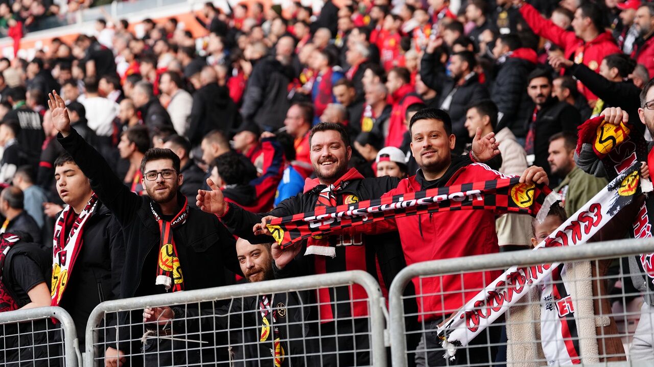Eskişehirspor İlk Yarıya Hızlı Başladı Goller Peş Peşe Geldi (3)-1