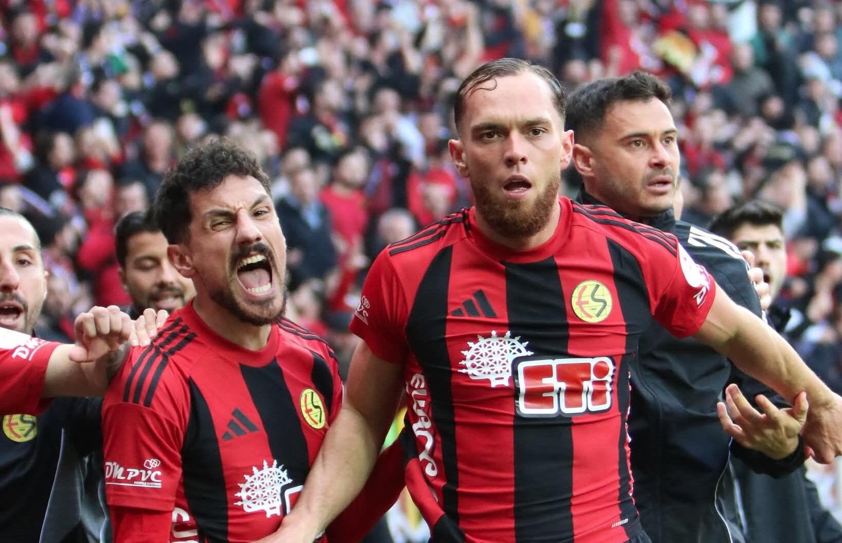 Eskişehirspor Kasırgası İlk 20 Dakikada Nakavt! (2)