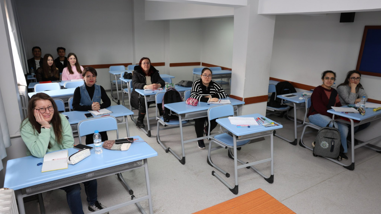 Esmek Ile Binlerce Kişi Kendini Geliştiriyor (3)