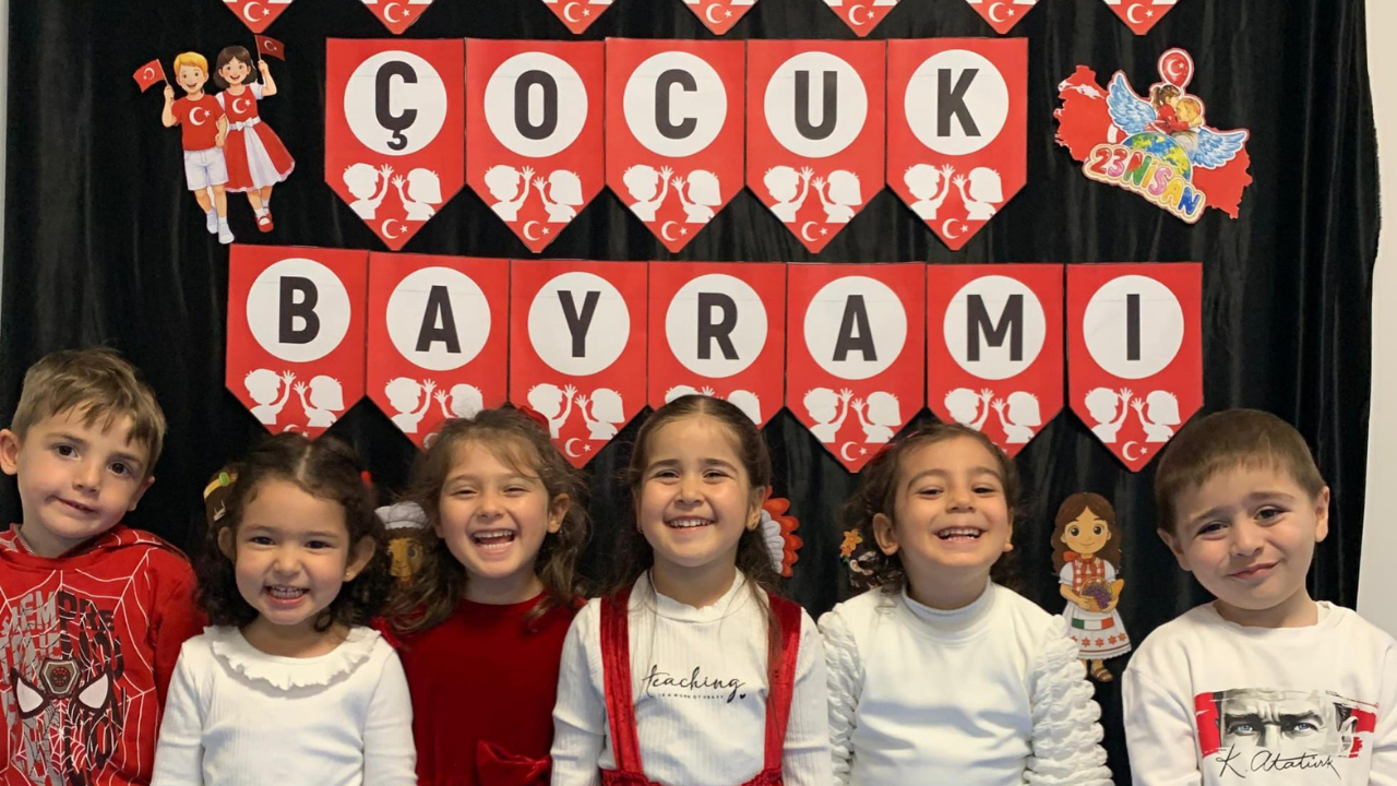 Esmek'te 23 Nisan Coşkusu Renkli Görüntülere Sahne Oldu (2)