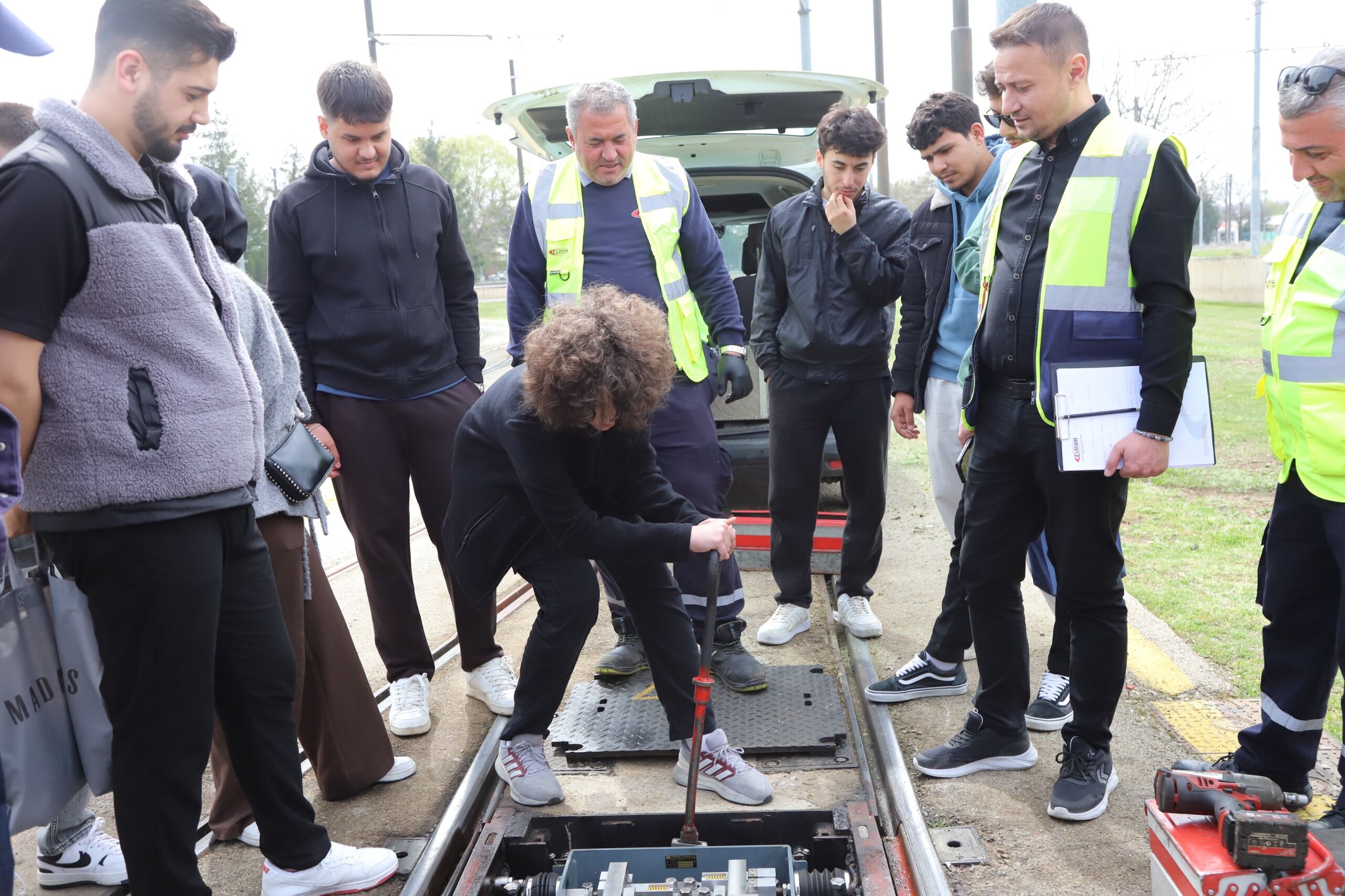 Estü Öğrencileri Estram Sistemini Yerinde İnceledi (3)