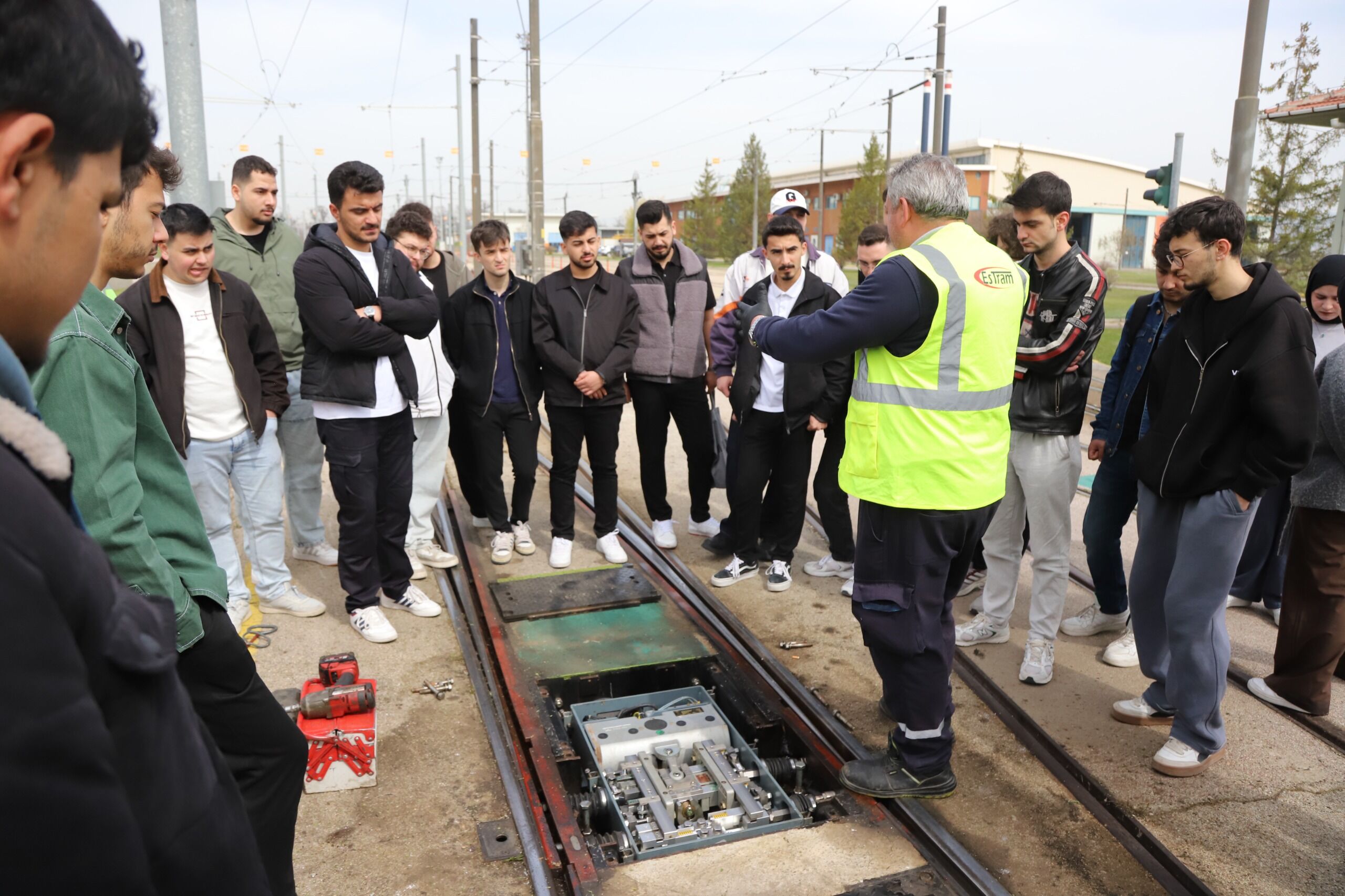 Estü Öğrencileri Estram Sistemini Yerinde İnceledi (5)