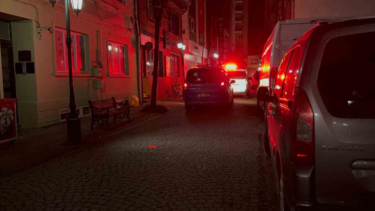 Evinde Cansız Bulunan Kadın İçin İnceleme Başlatıldı (1)