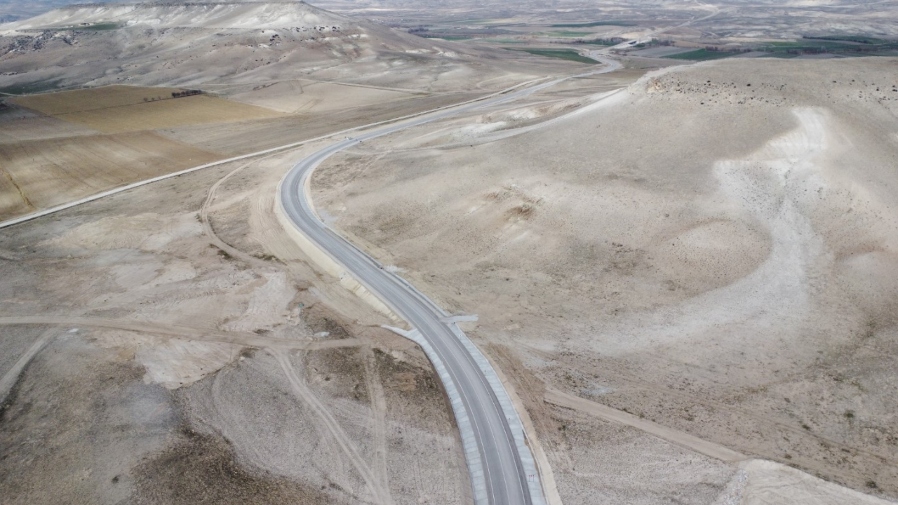 Günyüzü Çeltik Yunak İl Yolu Deplasesi Tamamlandı (4)