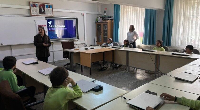 Harezmi Projesiyle Öğrenciler Girişimcilikle Tanıştı