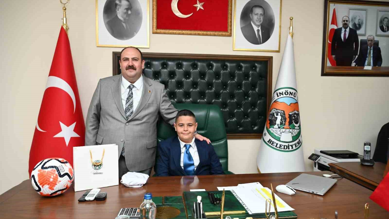 İnönü’de Küçük Başkan Efe Şenbel Koltuğa Oturdu-2