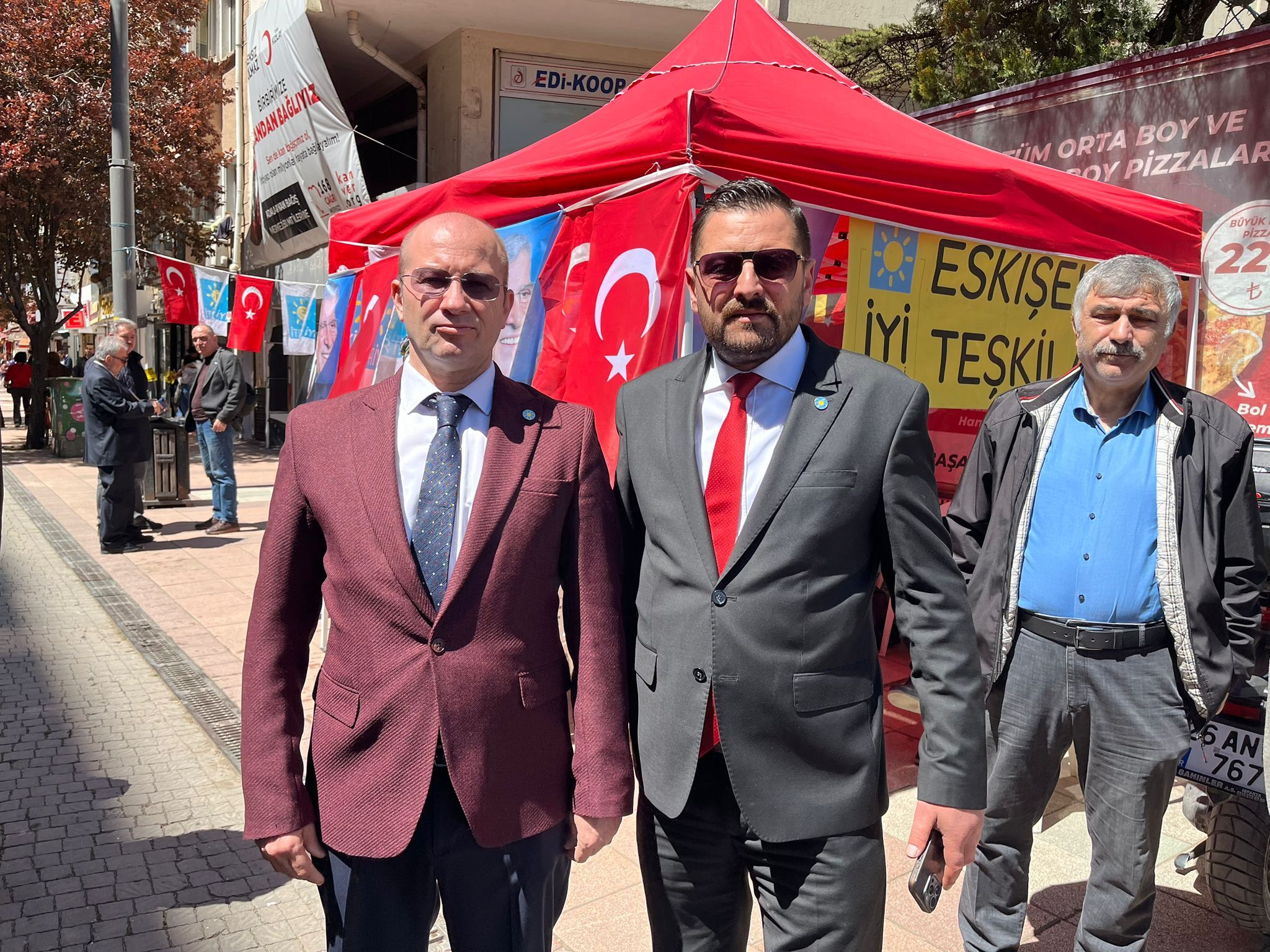 İyi Parti Tepebaşı Doktorlar Caddesinde Çocukları Sevindirdi (4)