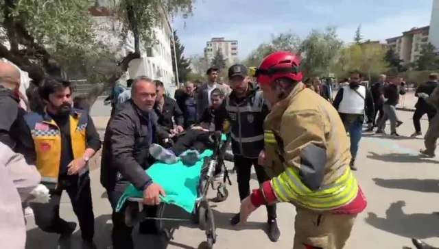 Kahramanmarasta Okulda Silah S 19751648 8456 3 M