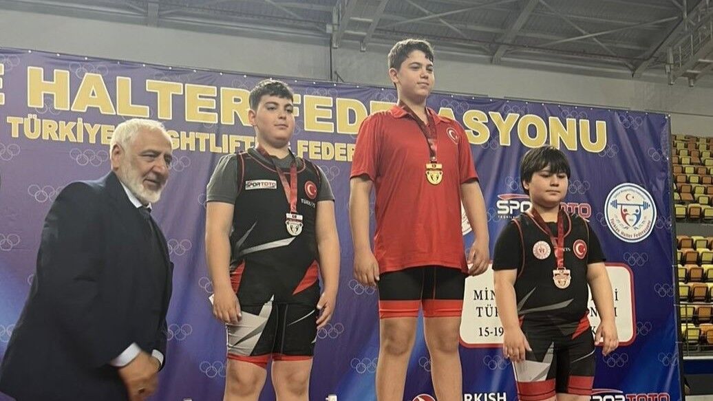 Minikler Halterde O İsim Eskişehir’e Gurur Yaşattı